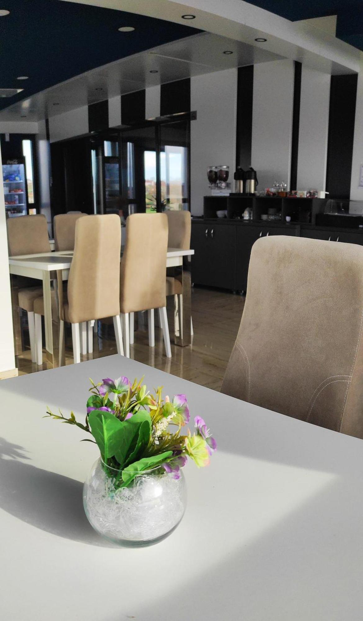 Hotel Lobby Bihać Buitenkant foto